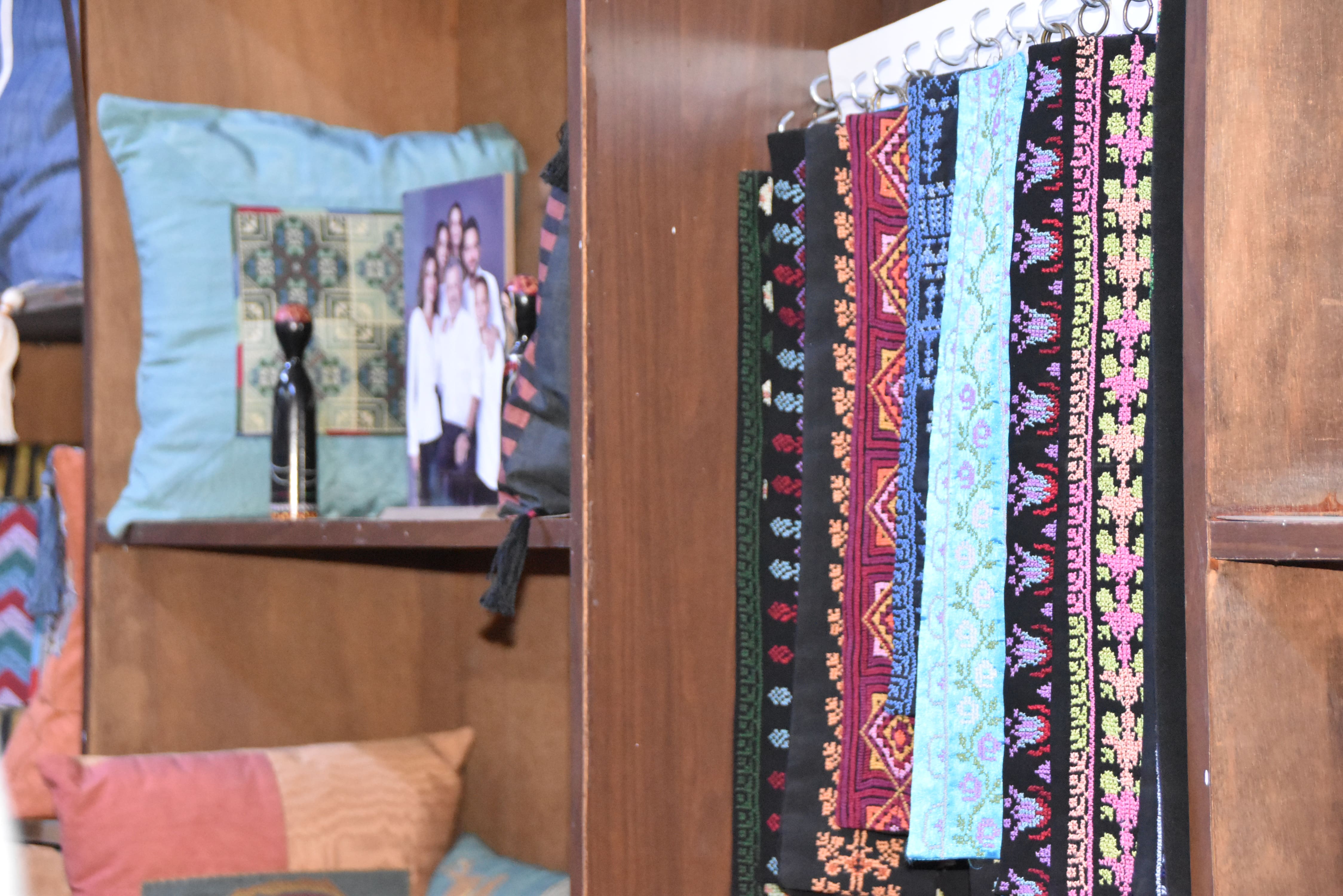 Needle working (sewing, textiles, embroidery)