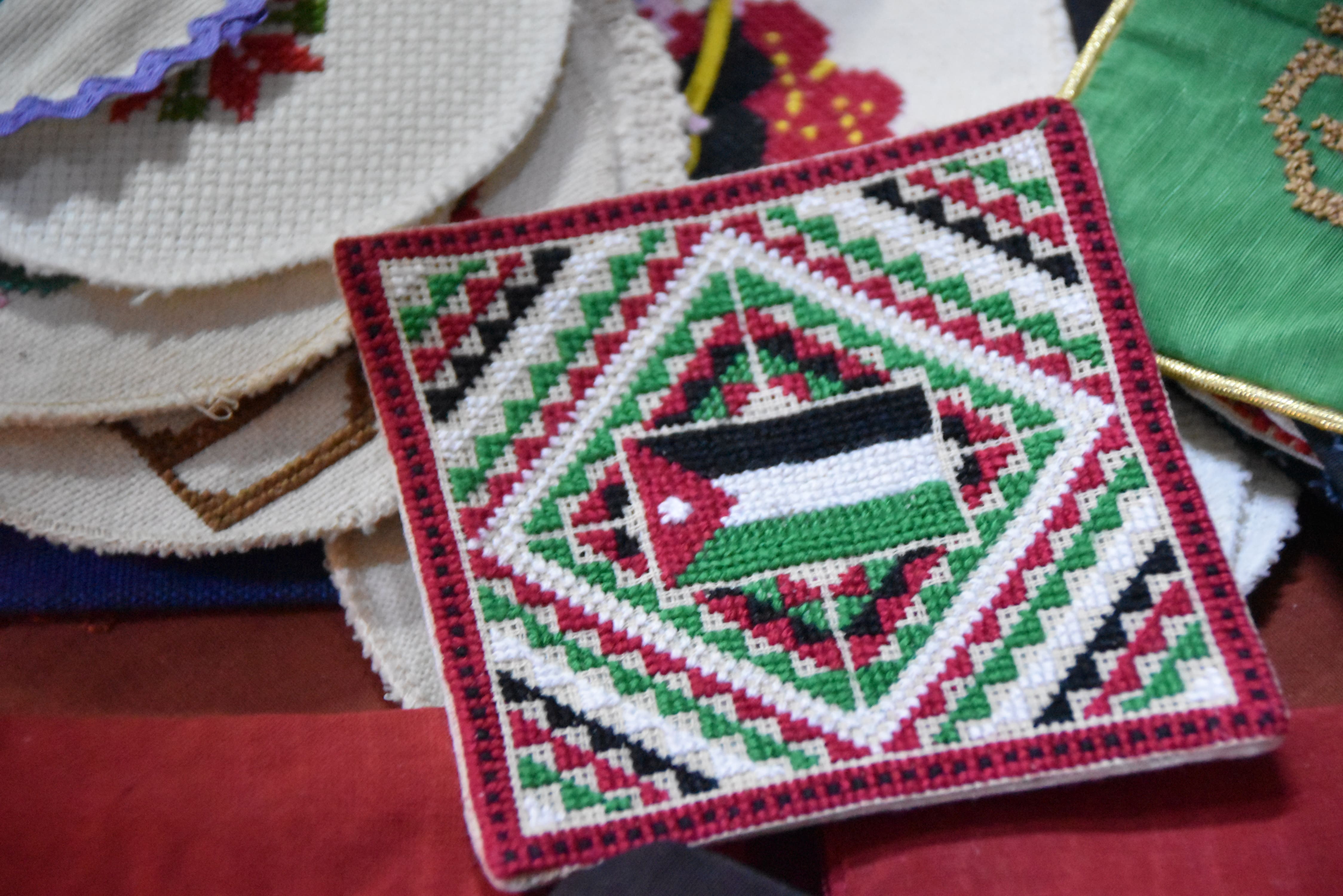Needle working (sewing, textiles, embroidery)